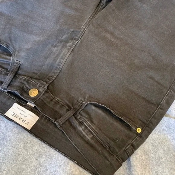FRAME DENIM Le High Straight Shredded Raw Hem in Noir Size 29 - Picture 7 of 12